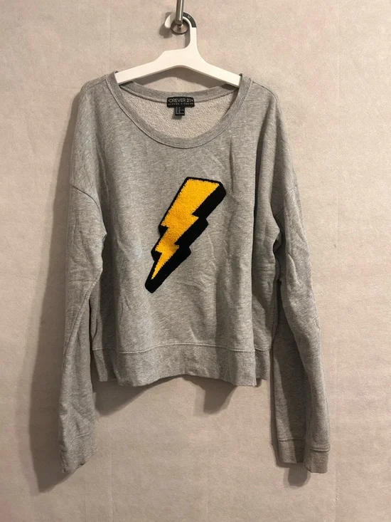 Forever 21 Plus Gray Crewneck Sweatshirt lighting bolt 2X lightweight plus size - Picture 2 of 9